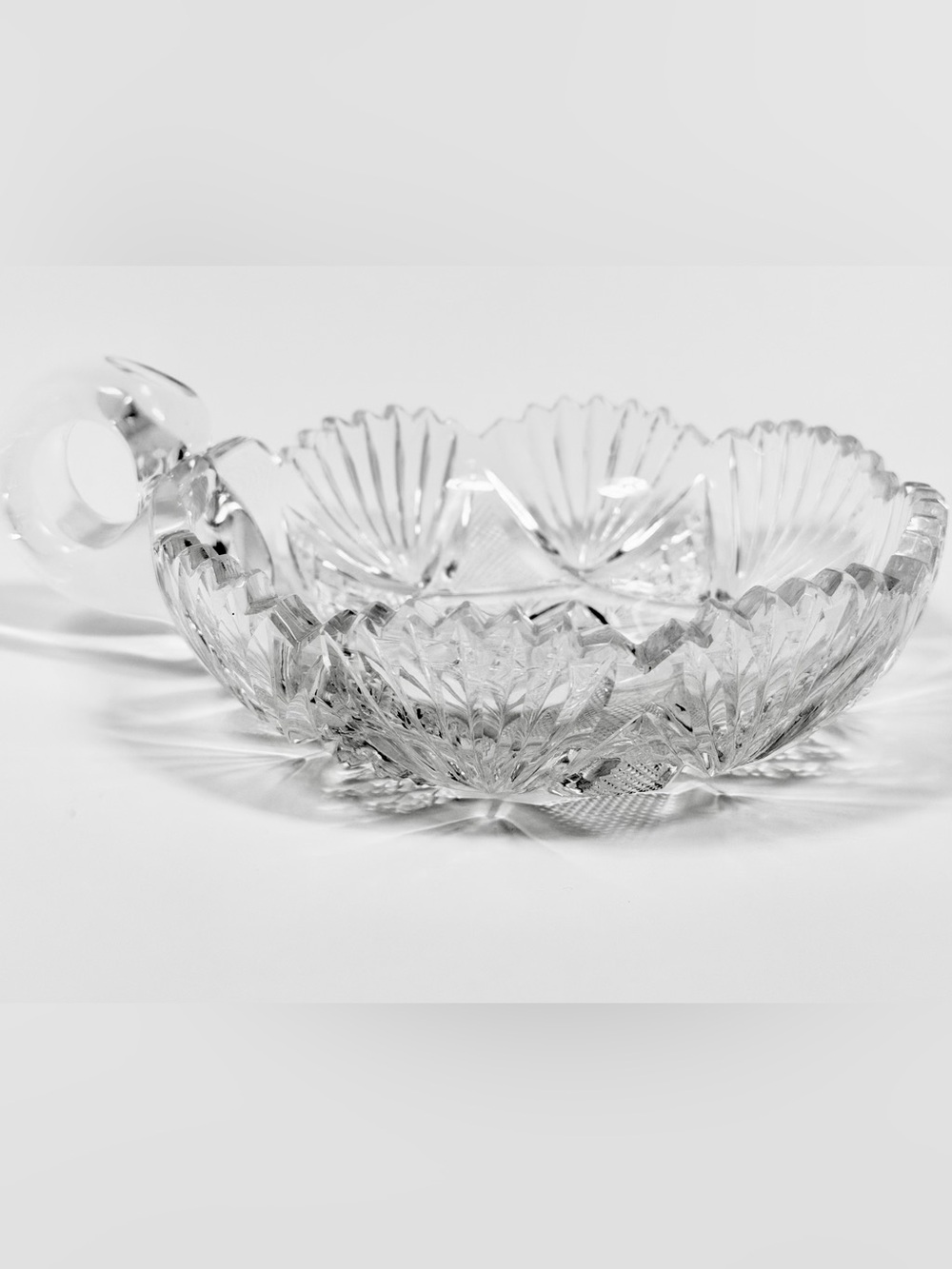 Vintage Cut Crystal Nappy Dish Ring Handle Sawtooth Rim Starburst Fan 7”